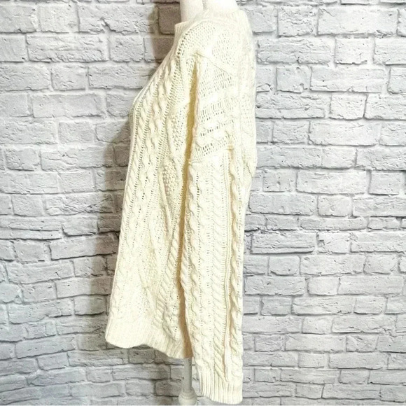 J.O.A. Cable Knit Side Zip Classic Style Tunic Sweater Size Medium - Picture 3 of 8